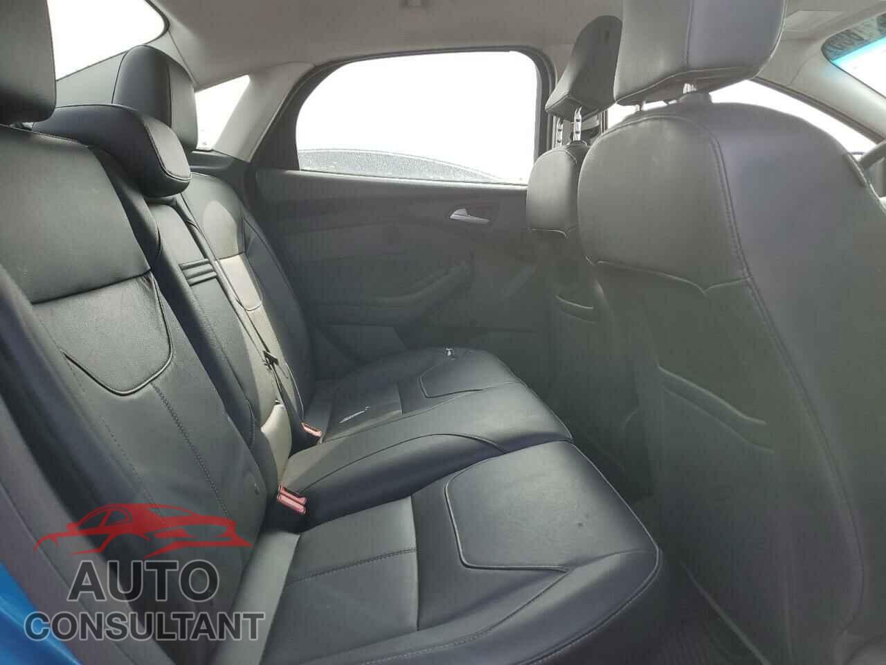 FORD FOCUS 2015 - 1FADP3F20FL310962