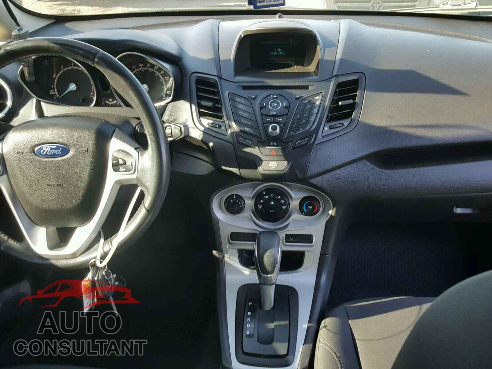FORD FIESTA SE 2015 - 3FADP4EJ2FM221455
