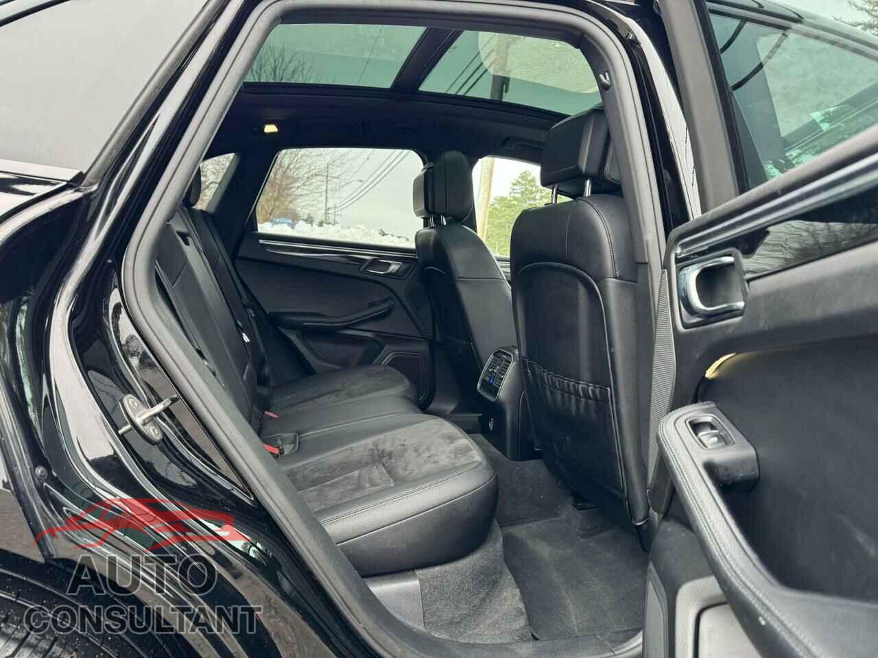 PORSCHE MACAN 2018 - WP1AA2A56JLB00903