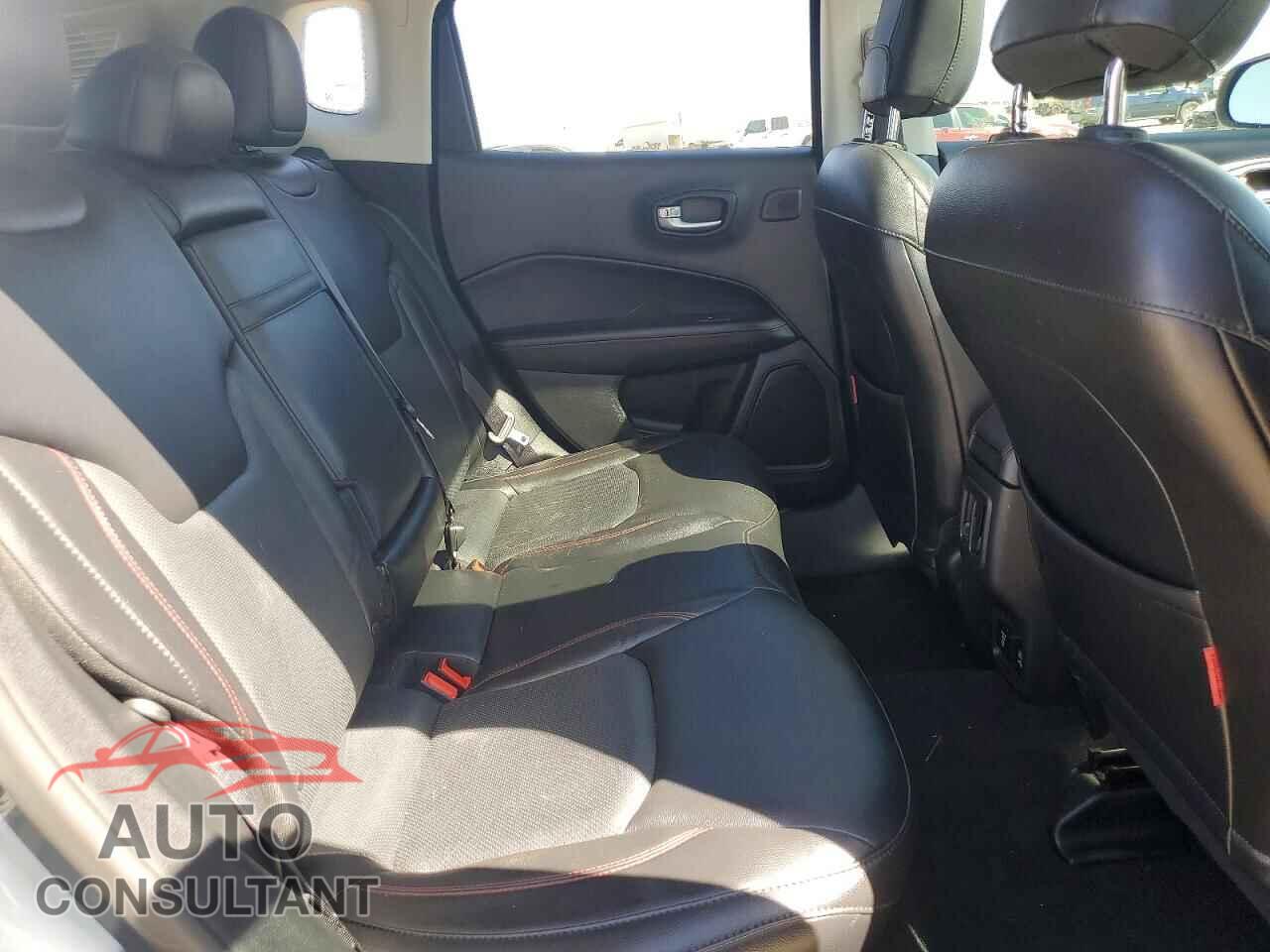 JEEP COMPASS 2017 - 3C4NJDDB7HT646365