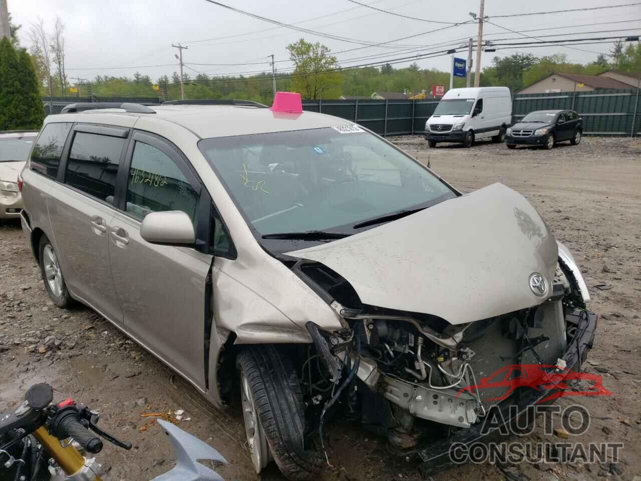 TOYOTA SIENNA 2017 - 5TDKZ3DC4HS821860