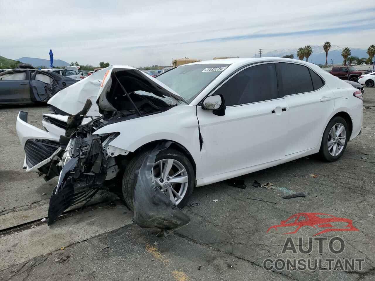 TOYOTA CAMRY 2018 - 4T1B11HK3JU018631