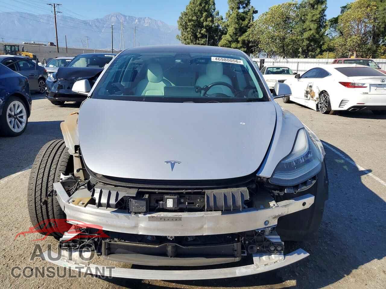 TESLA MODEL 3 2018 - 5YJ3E1EB5JF100581