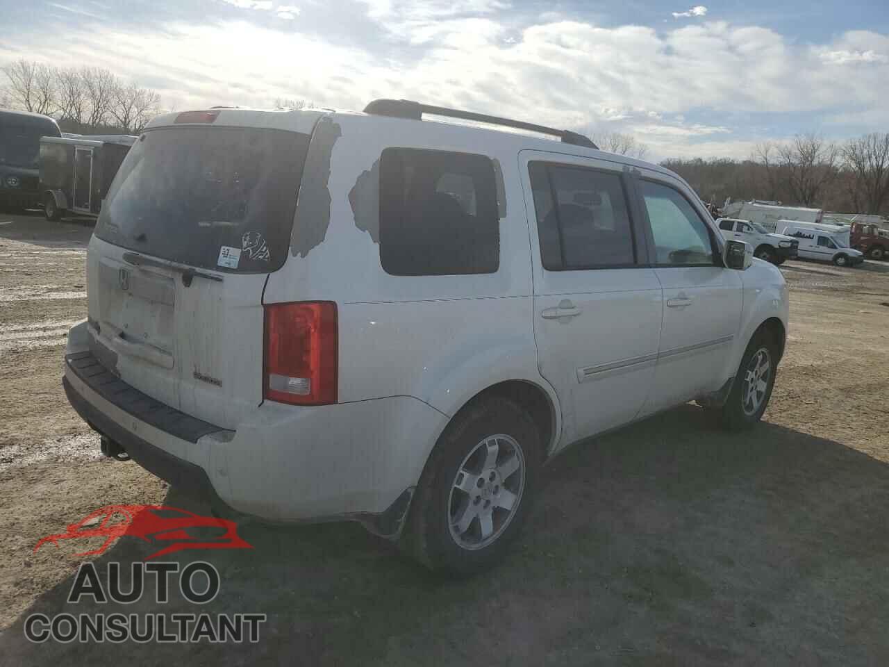 HONDA PILOT 2011 - 5FNYF3H90BB039570