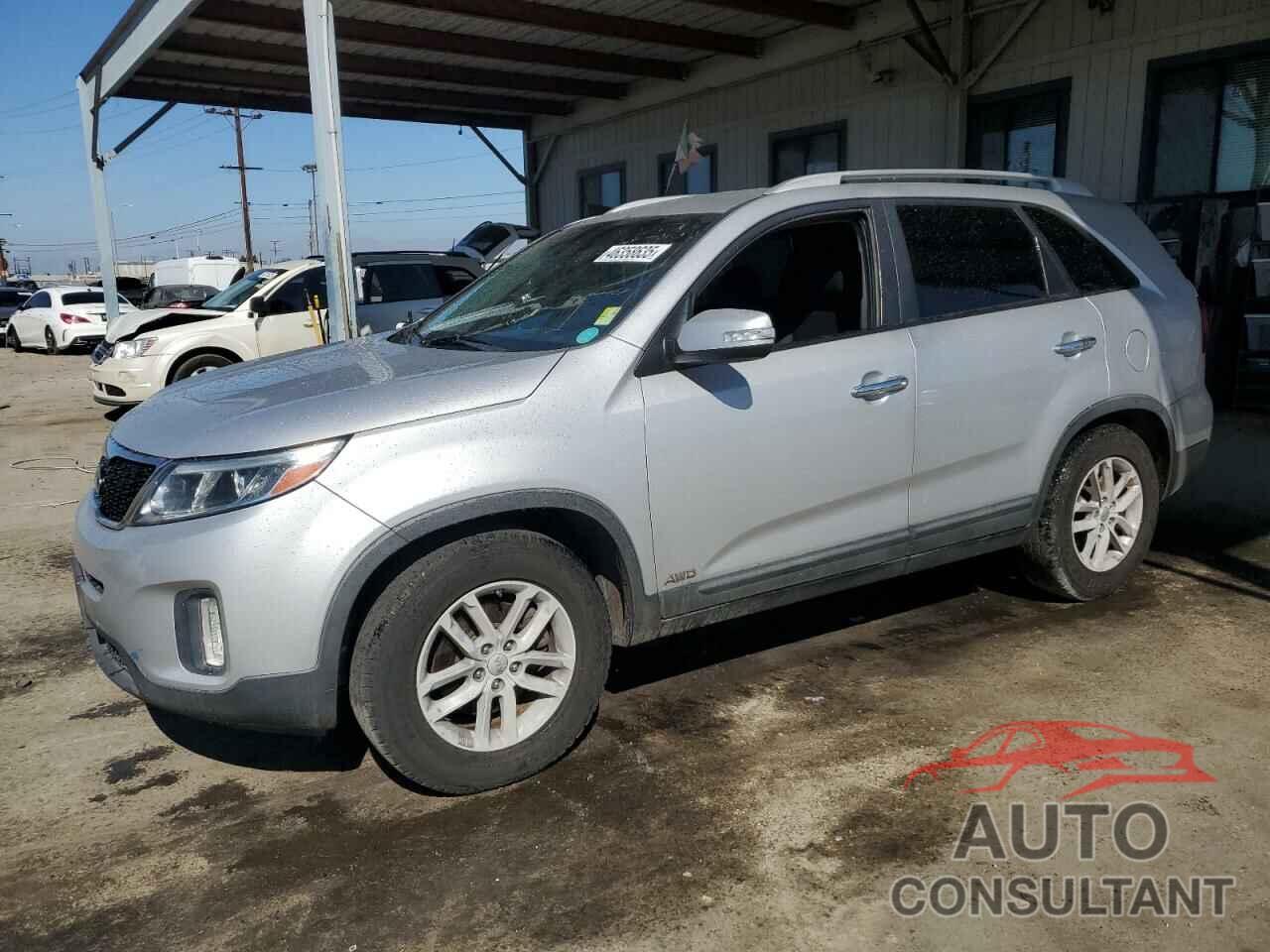 KIA SORENTO 2015 - 5XYKTCA66FG565568
