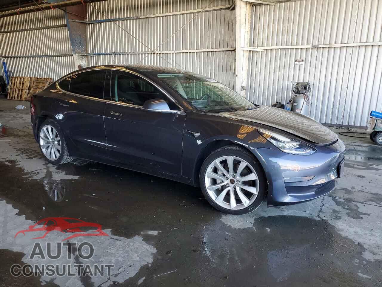 TESLA MODEL 3 2018 - 5YJ3E1EB5JF132401