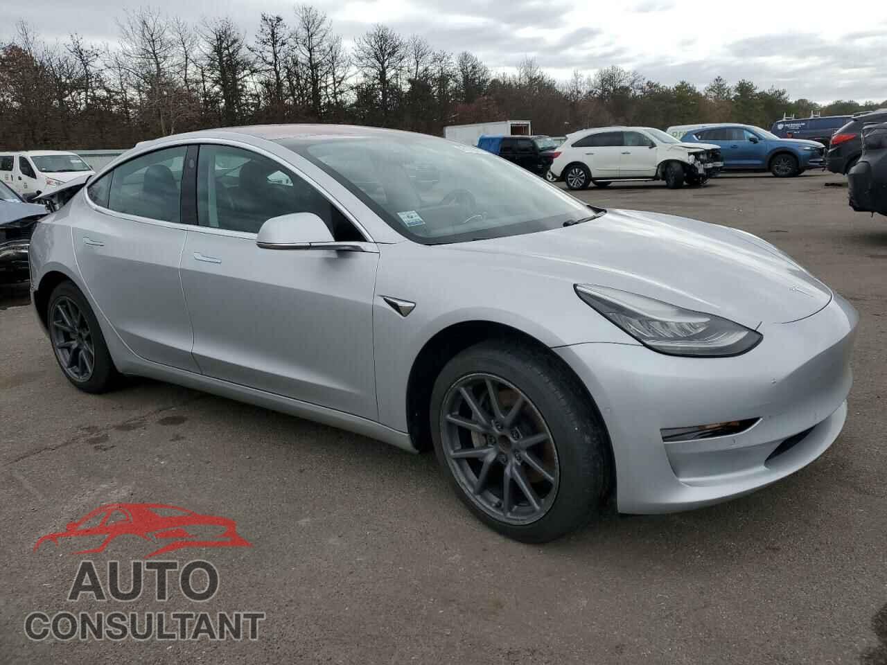 TESLA MODEL 3 2018 - 5YJ3E1EA5JF005199