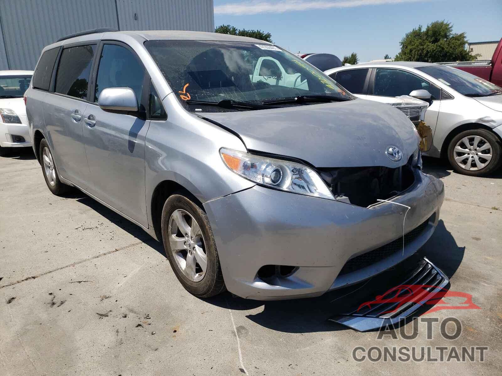TOYOTA SIENNA 2017 - 5TDKZ3DC1HS825395
