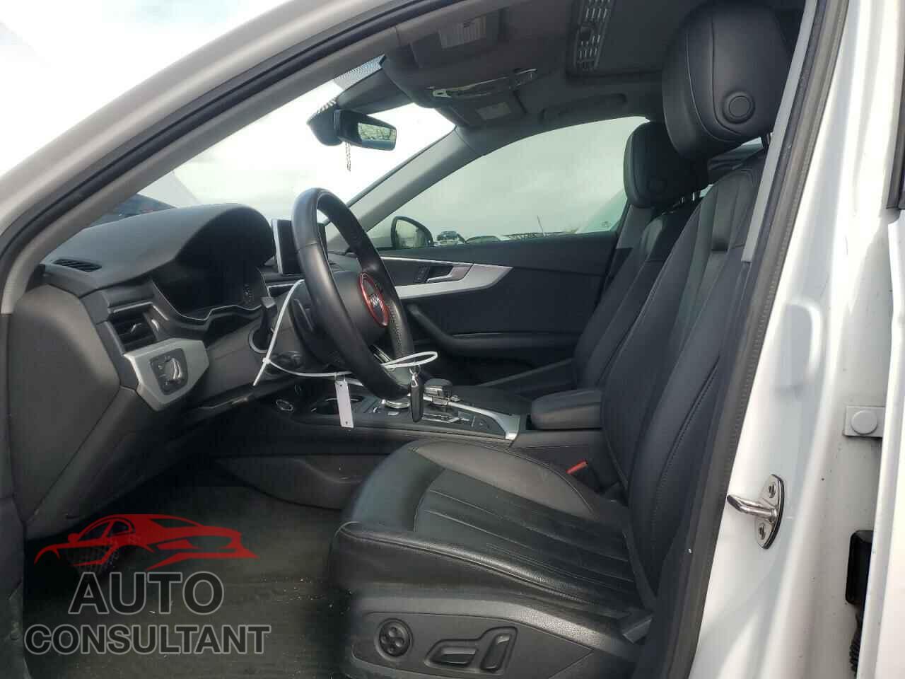 AUDI A4 2017 - WAUDNAF43HN054570