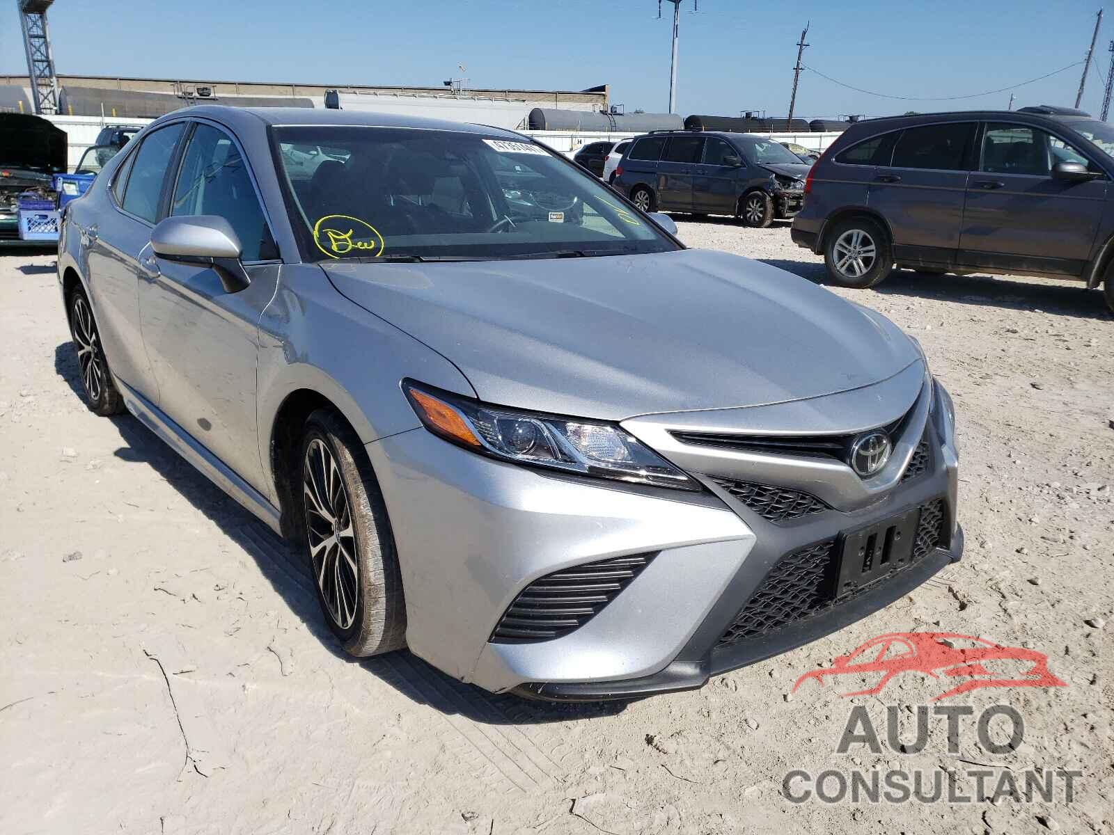 TOYOTA CAMRY 2018 - 4T1B11HK4JU617148