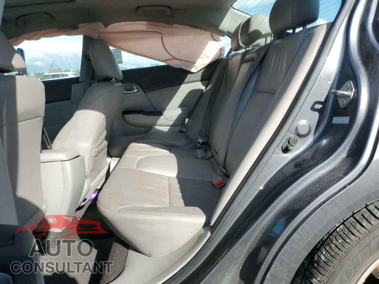 HONDA CIVIC 2012 - 2HGFB2F99CH525341
