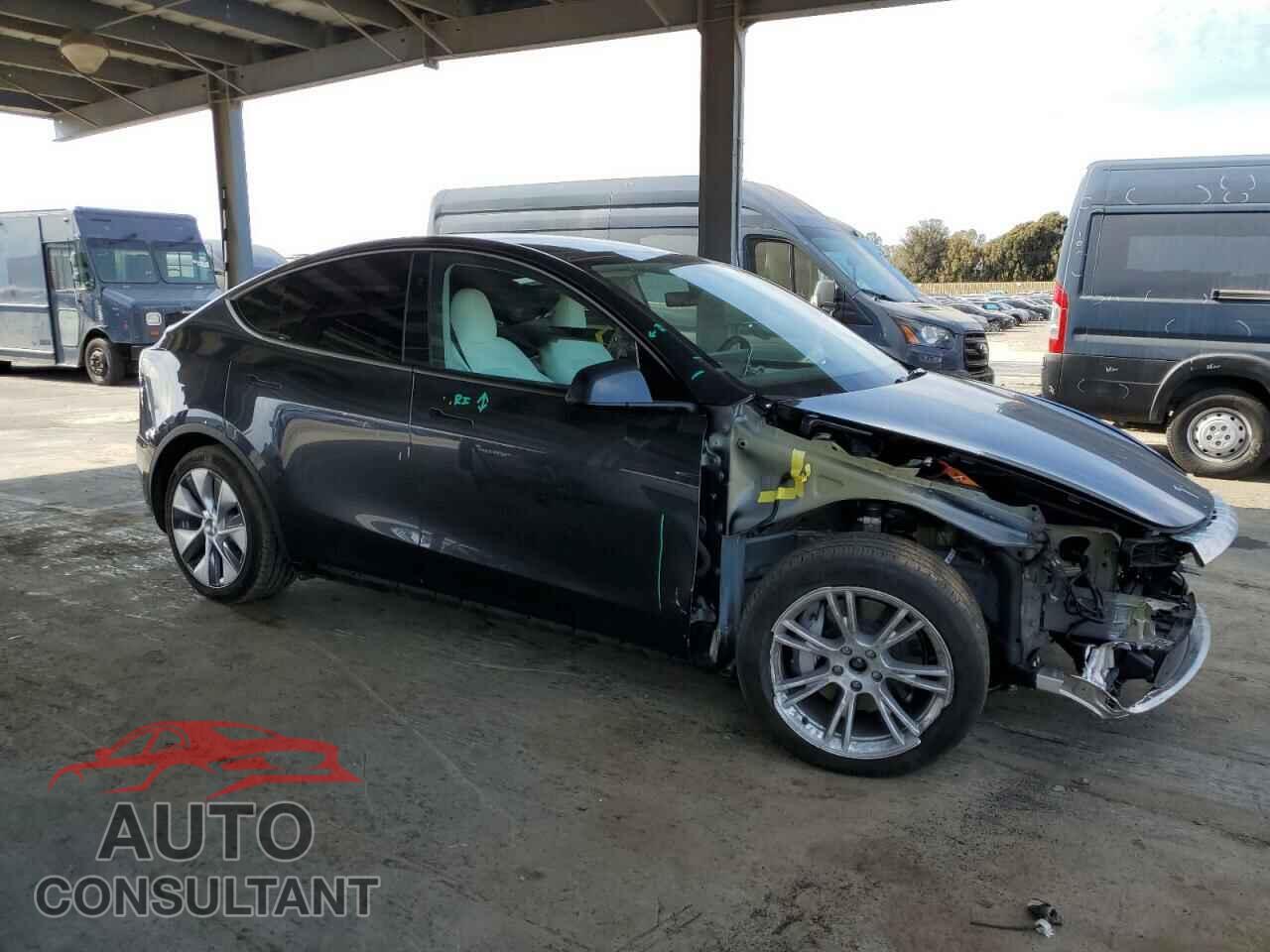 TESLA MODEL Y 2024 - 7SAYGDEE2RF080431