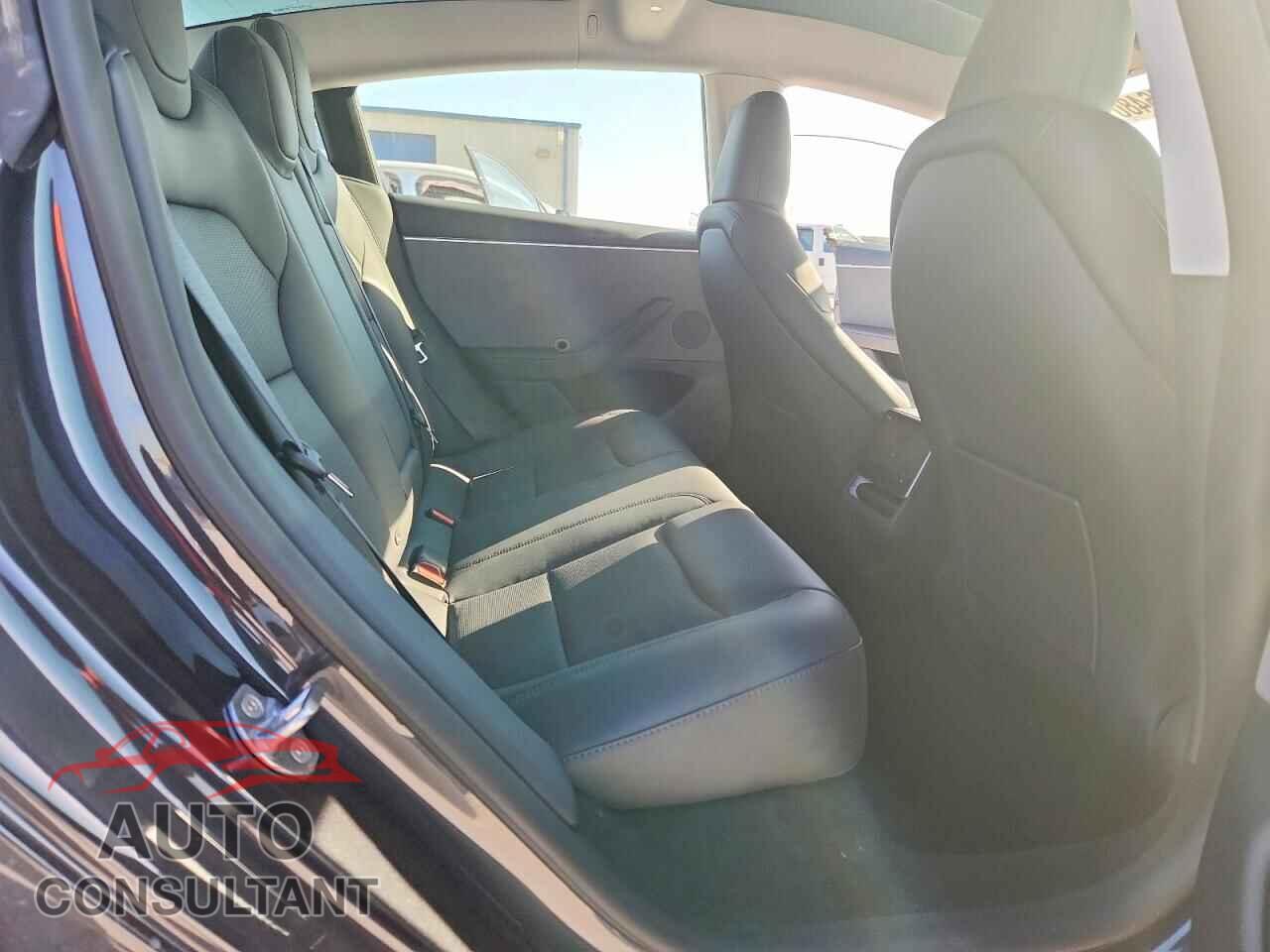 TESLA MODEL 3 2025 - 5YJ3E1EA1SF055437