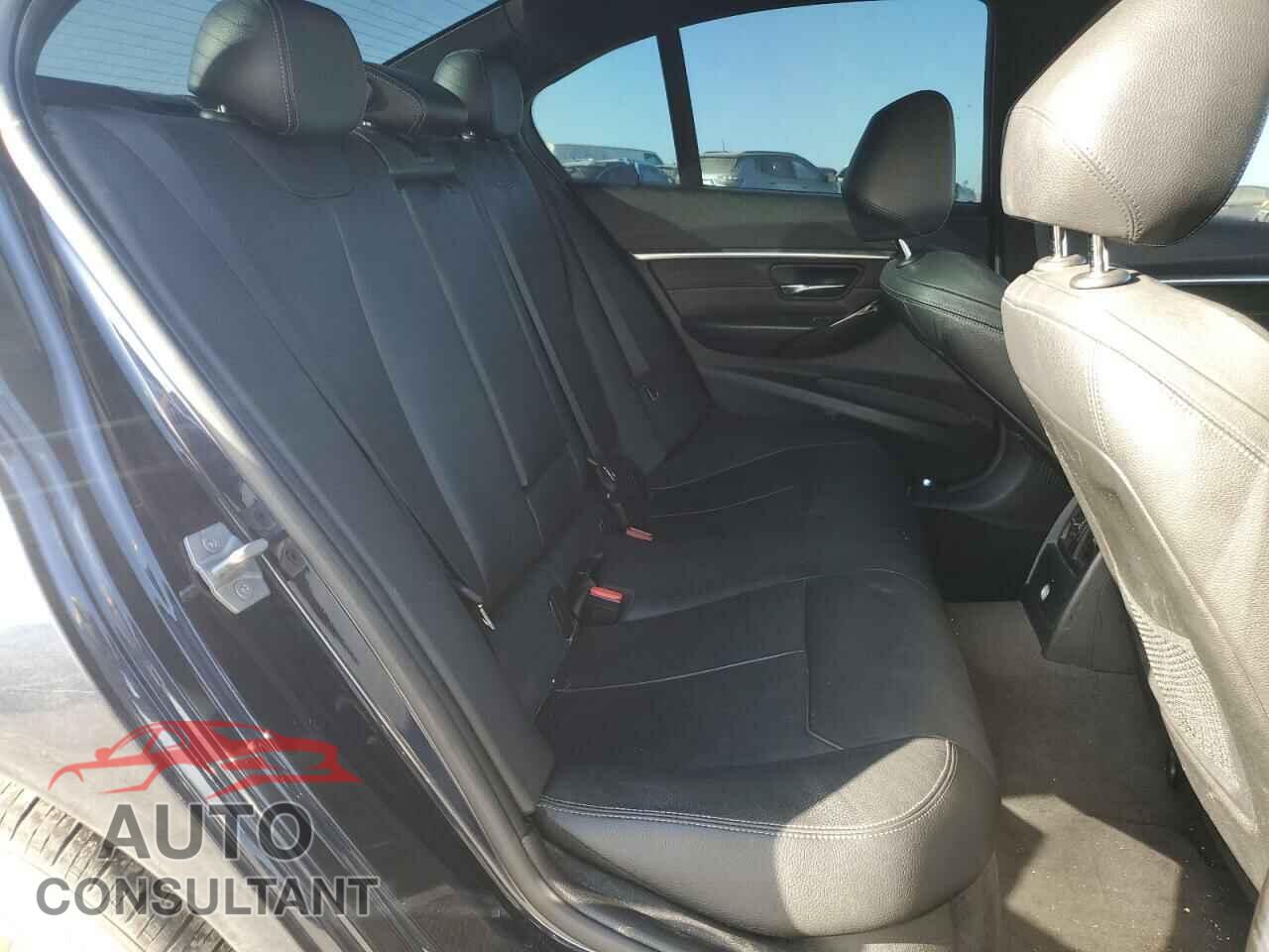 BMW 3 SERIES 2016 - WBA8E9G5XGNT47792