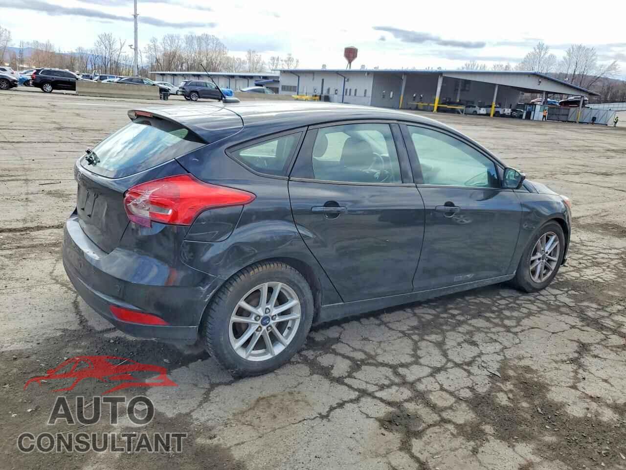 FORD FOCUS 2015 - 1FADP3K22FL276951