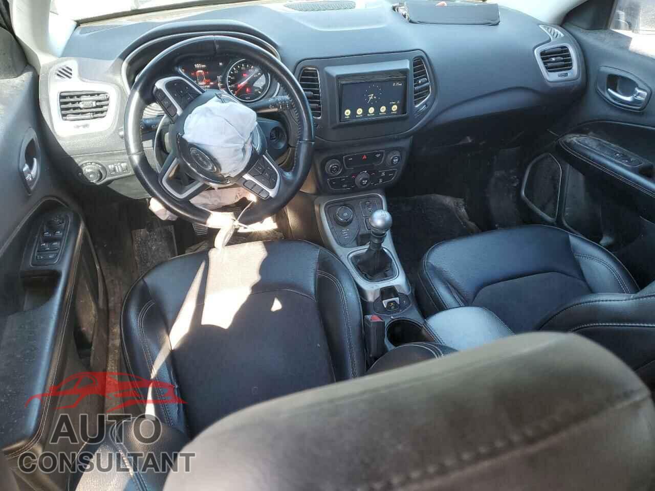 JEEP COMPASS 2019 - 3C4NJDBB1KT817864