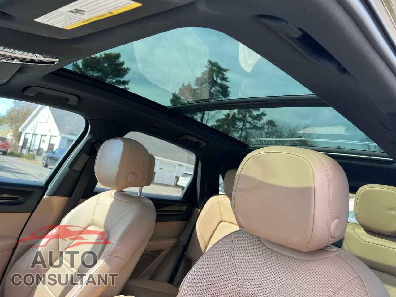 PORSCHE CAYENNE 2019 - WP1AA2AY3KDA11036