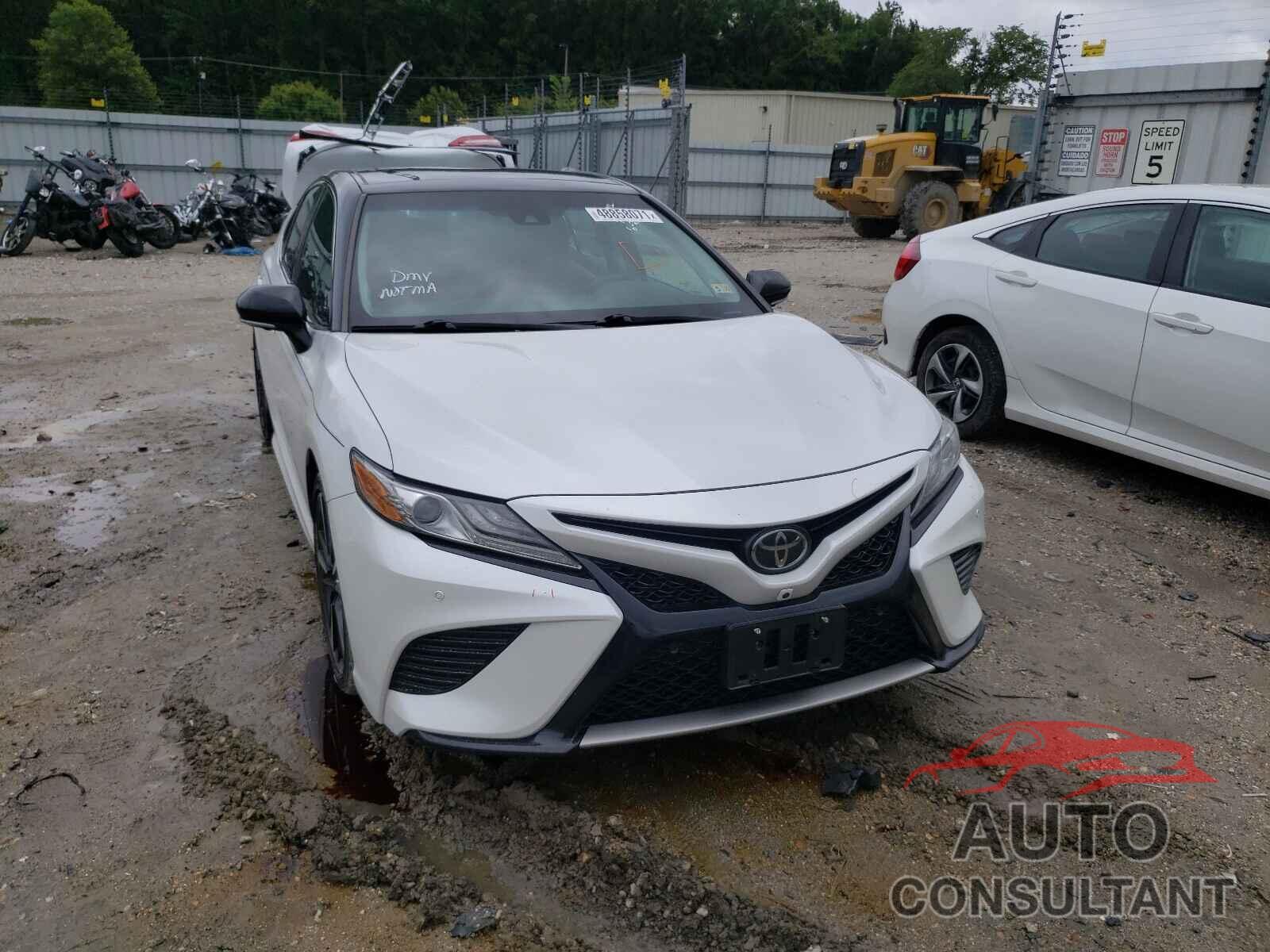TOYOTA CAMRY 2018 - 4T1B61HK2JU079468