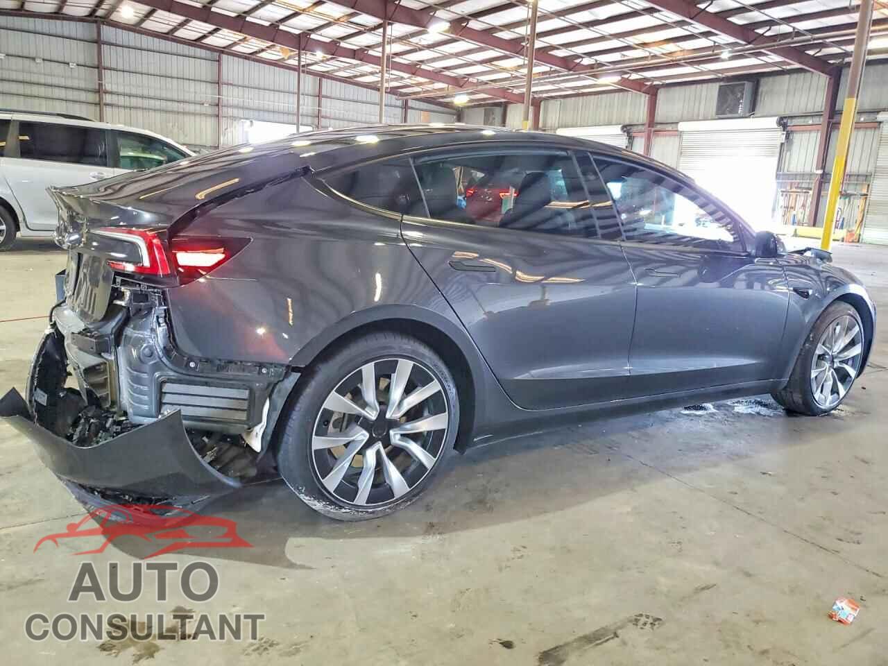 TESLA MODEL 3 2025 - 5YJ3E1EA4SF904878