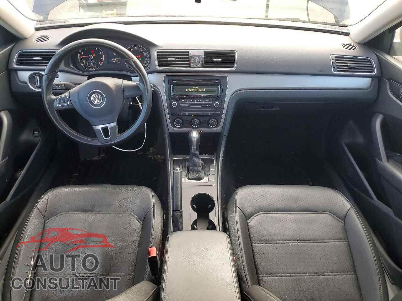 VOLKSWAGEN PASSAT 2014 - 1VWAT7A34EC035155