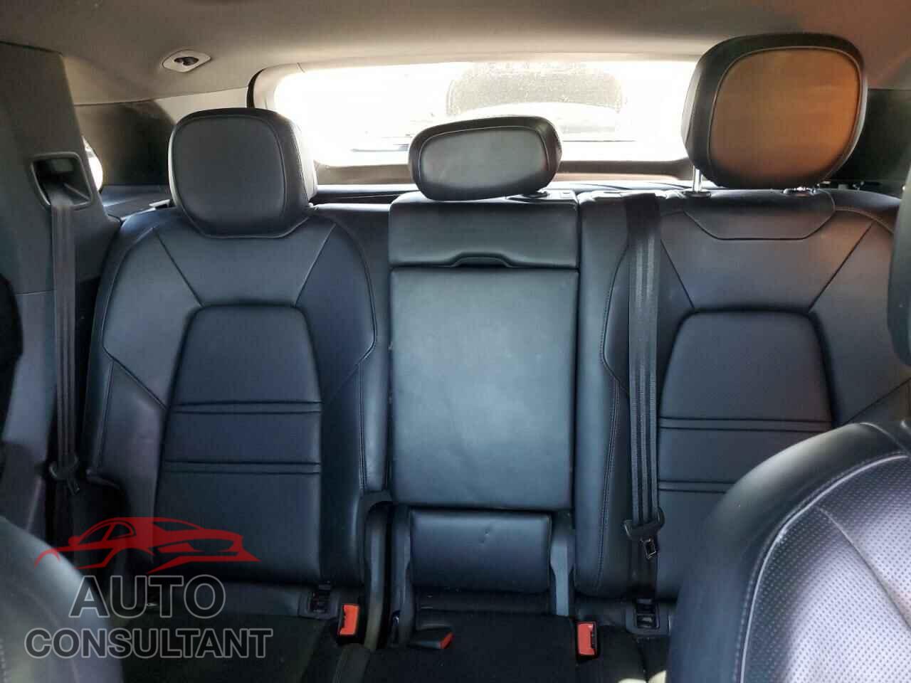 PORSCHE CAYENNE 2019 - WP1AA2AY2KDA04661
