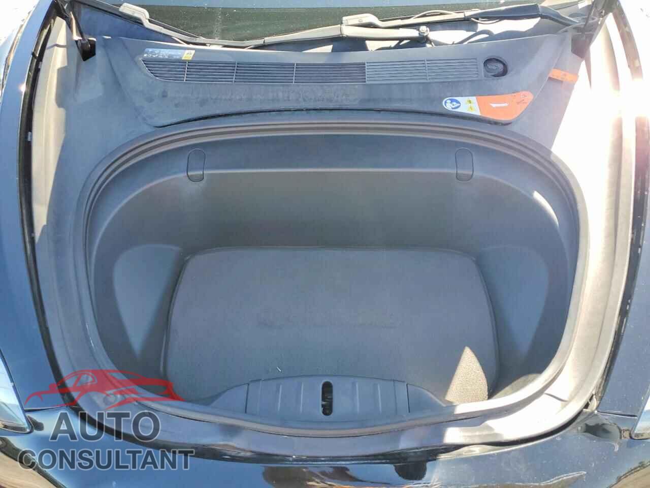 TESLA MODEL 3 2017 - 5YJ3E1EA6HF000846