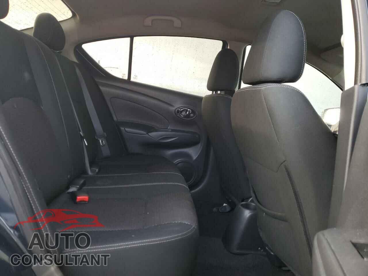 NISSAN VERSA 2017 - 3N1CN7AP3HL833280