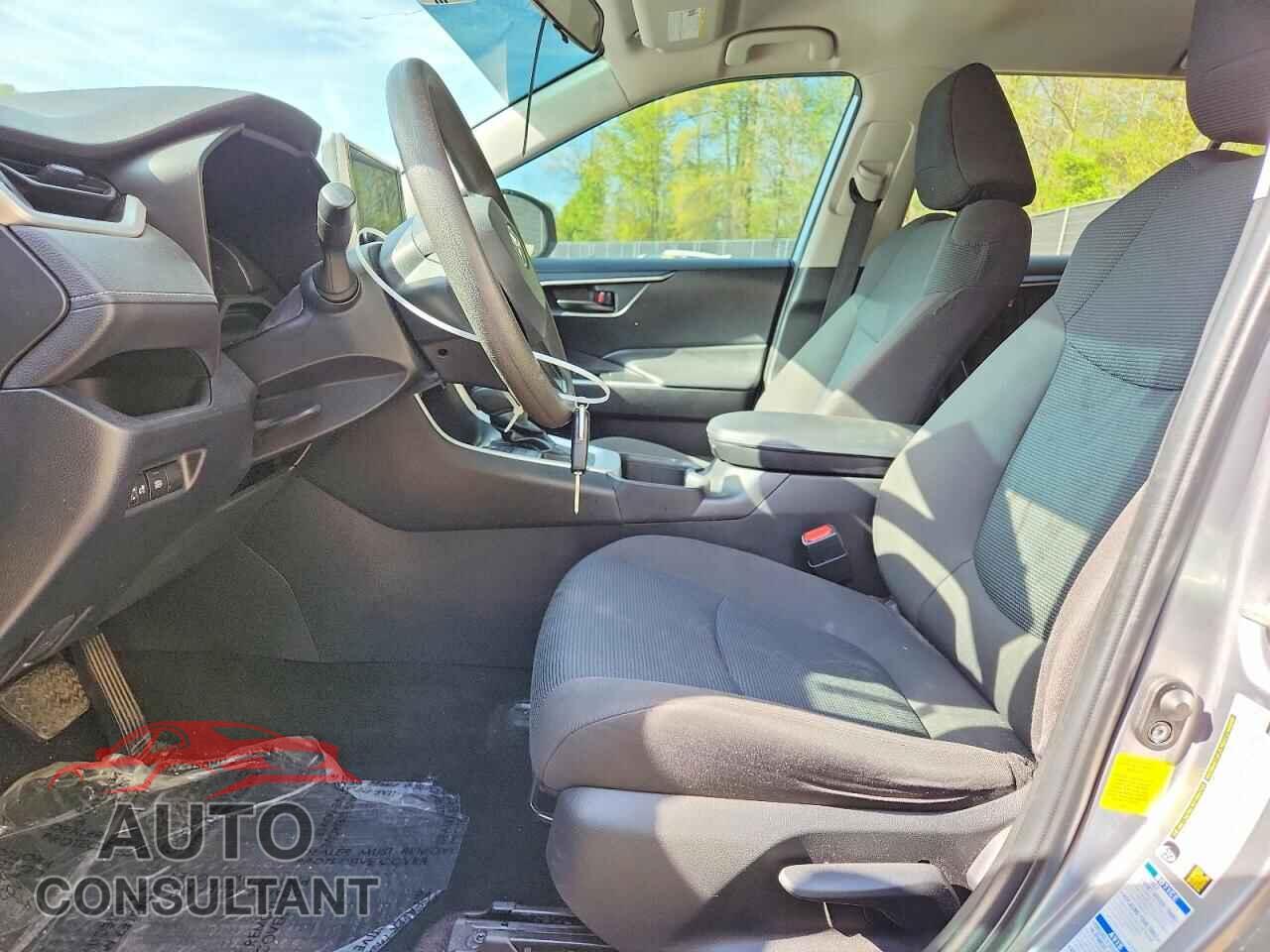 TOYOTA RAV4 2023 - 2T3F1RFV2PC327358