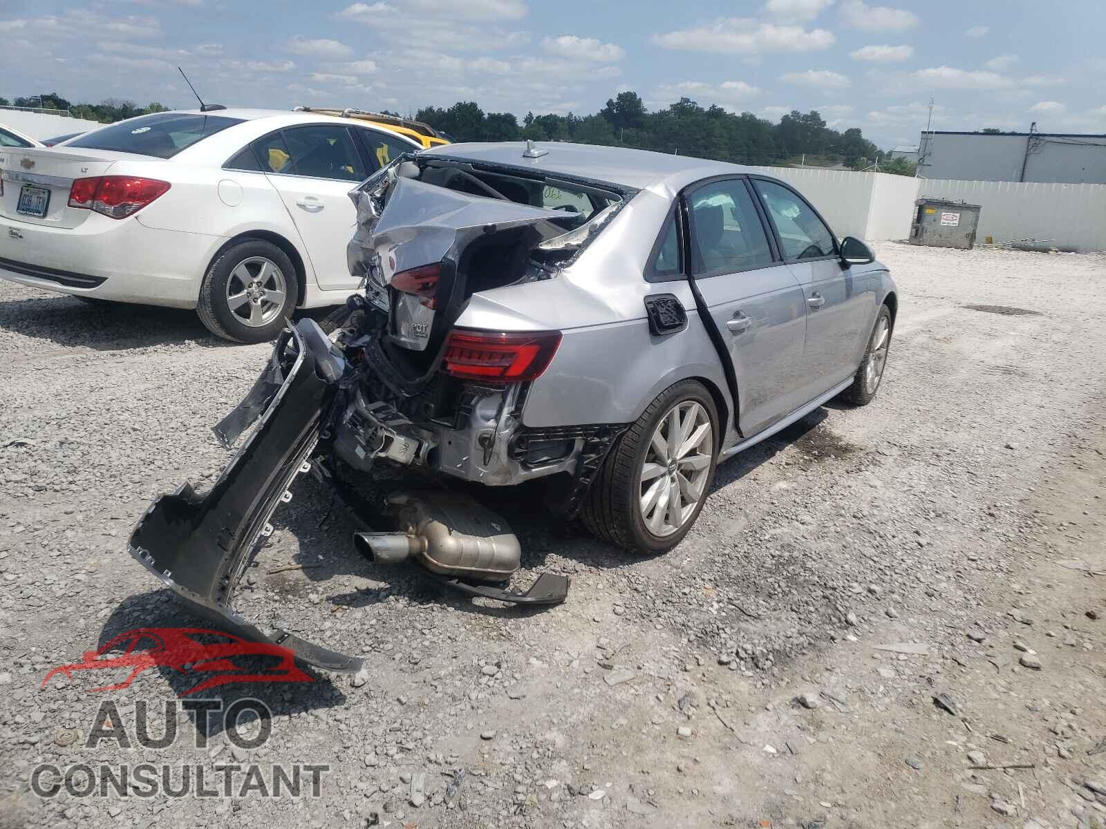 AUDI A4 2018 - WAUDNAF44JA106947