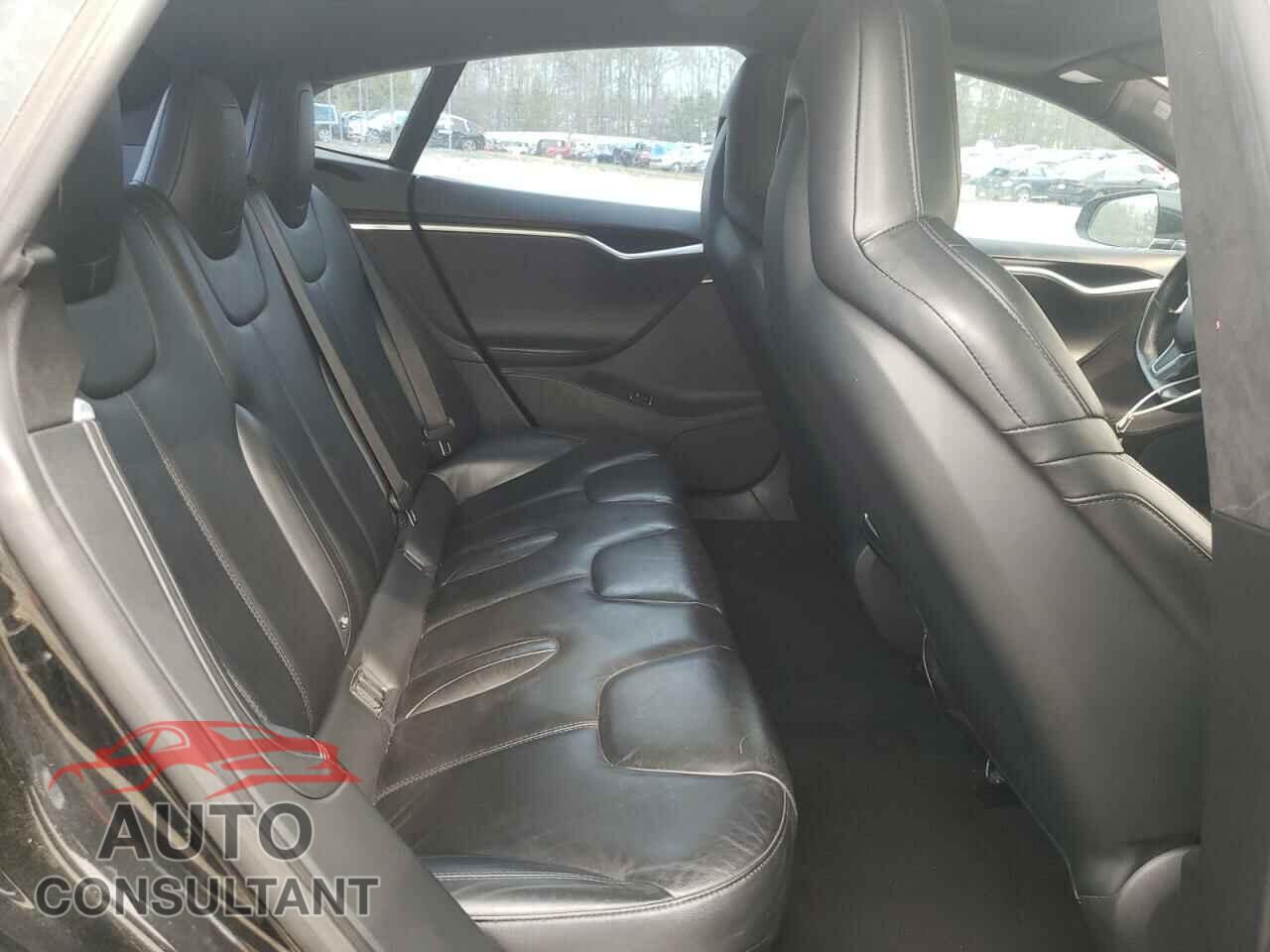 TESLA MODEL S 2015 - 5YJSA1E12FF118302