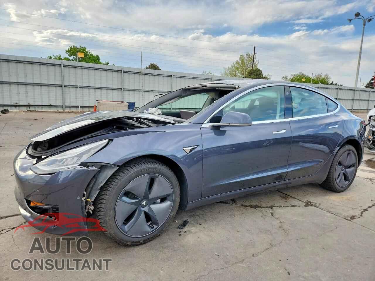 TESLA MODEL 3 2018 - 5YJ3E1EA8JF051769