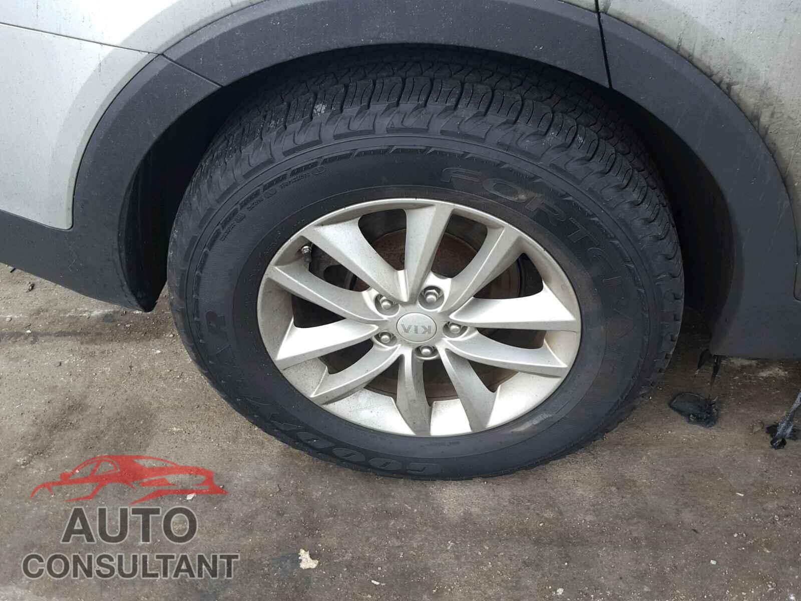 KIA SORENTO 2016 - 5XYPG4A38GG016476