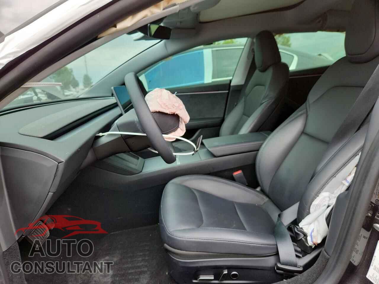 TESLA MODEL 3 2024 - 5YJ3E1EB5RF799996