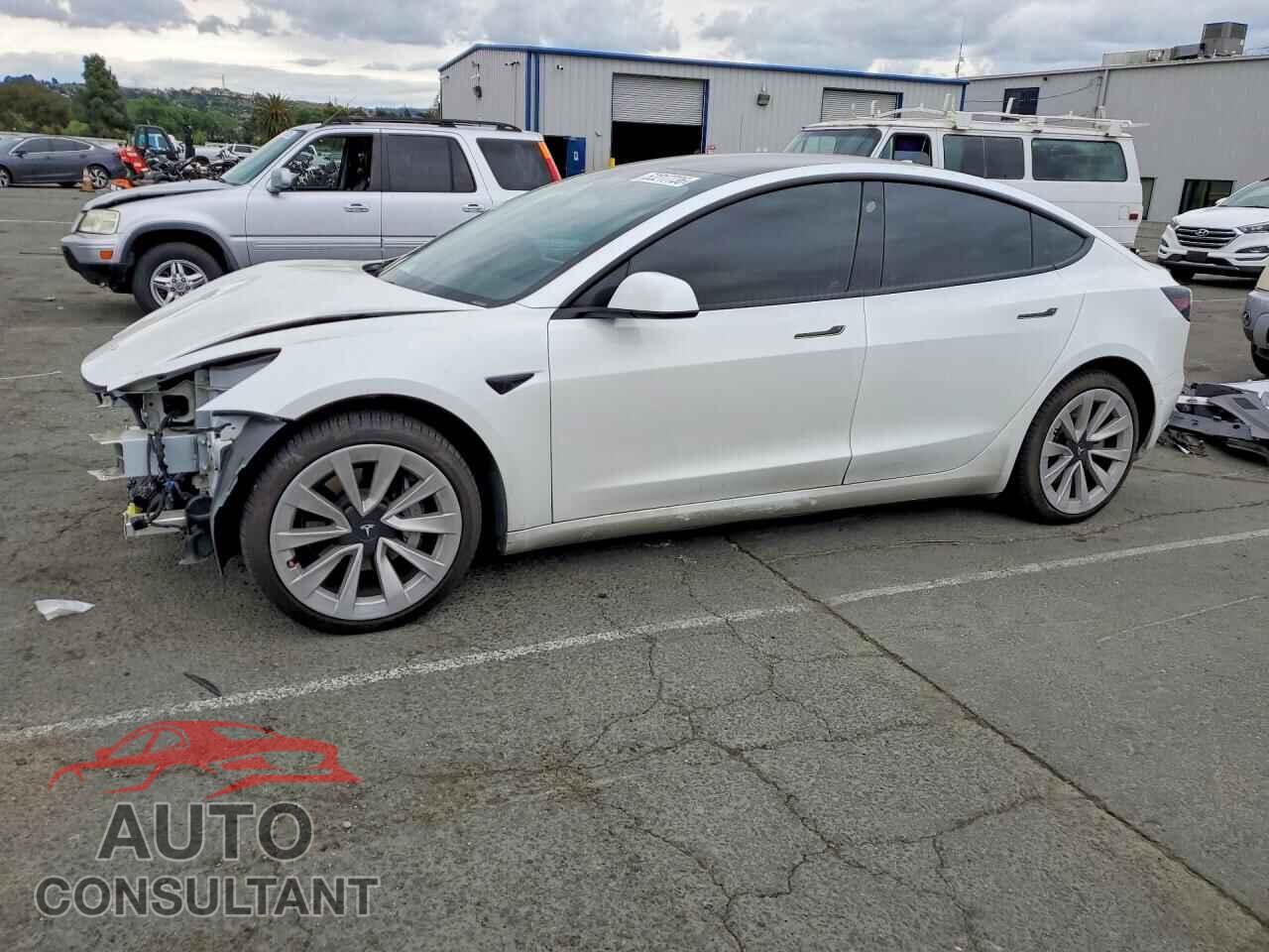 TESLA MODEL 3 2021 - 5YJ3E1EB2MF870547