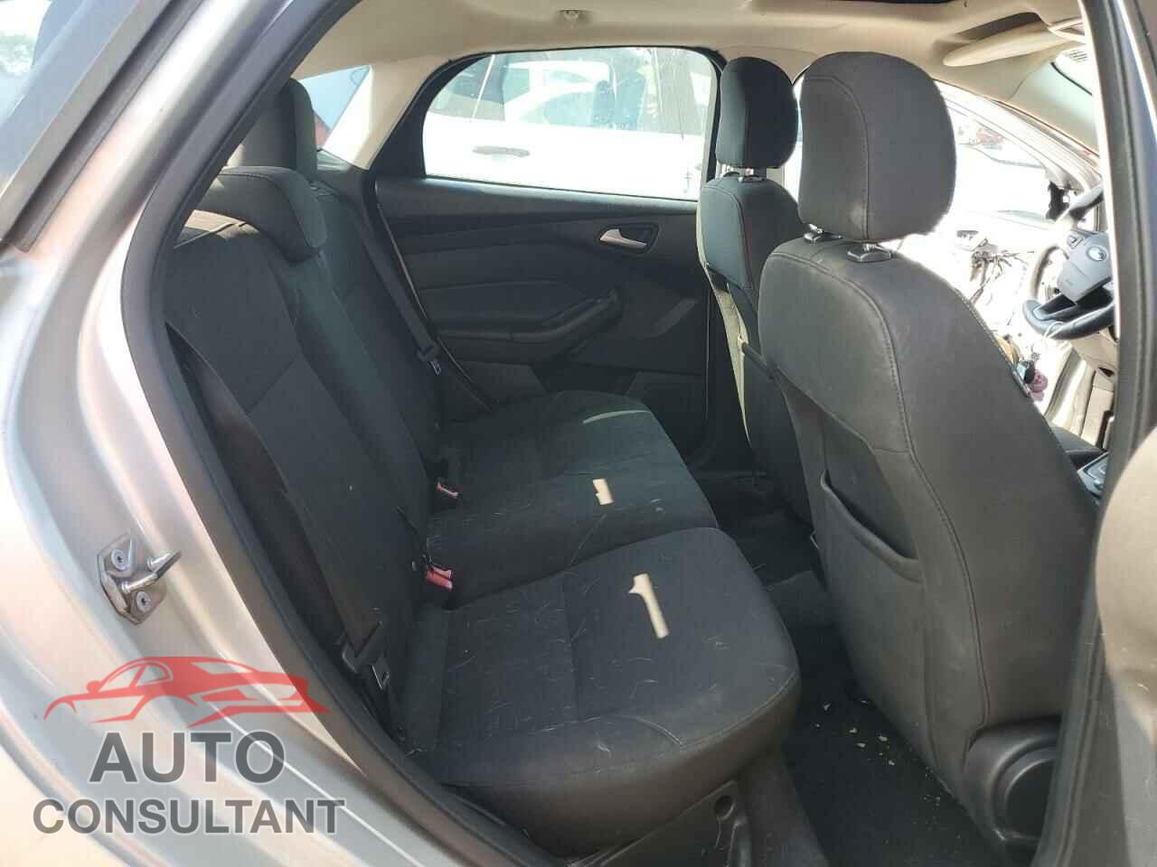 FORD FOCUS 2016 - 1FADP3K2XGL269506