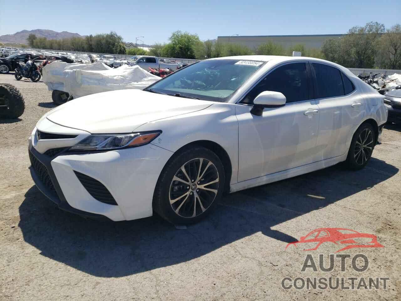 TOYOTA CAMRY 2018 - 4T1B11HK1JU663780