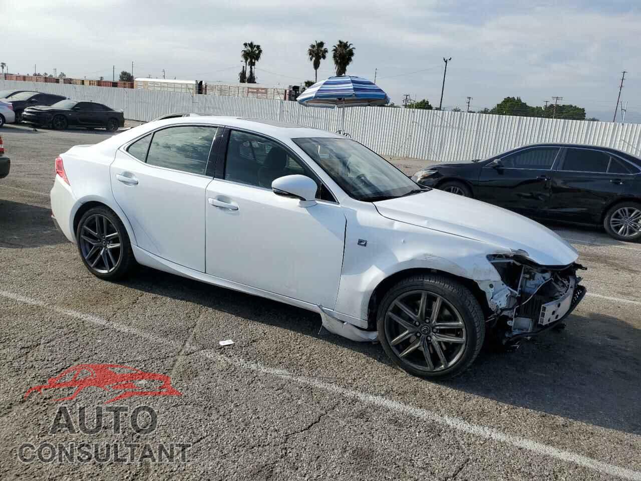 LEXUS IS 2015 - JTHBE1D22F5017405
