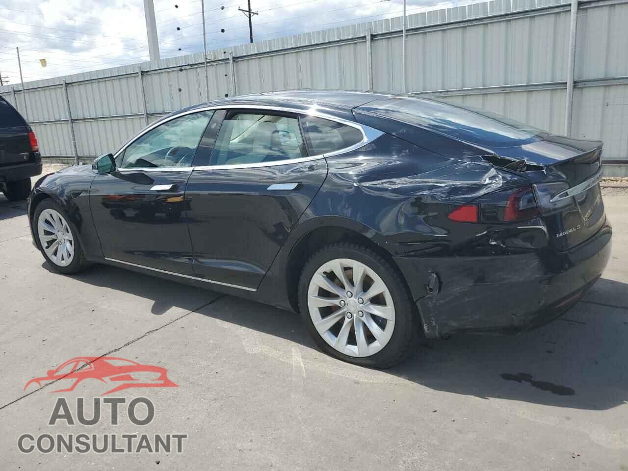 TESLA MODEL S 2018 - 5YJSA1E23JF281946