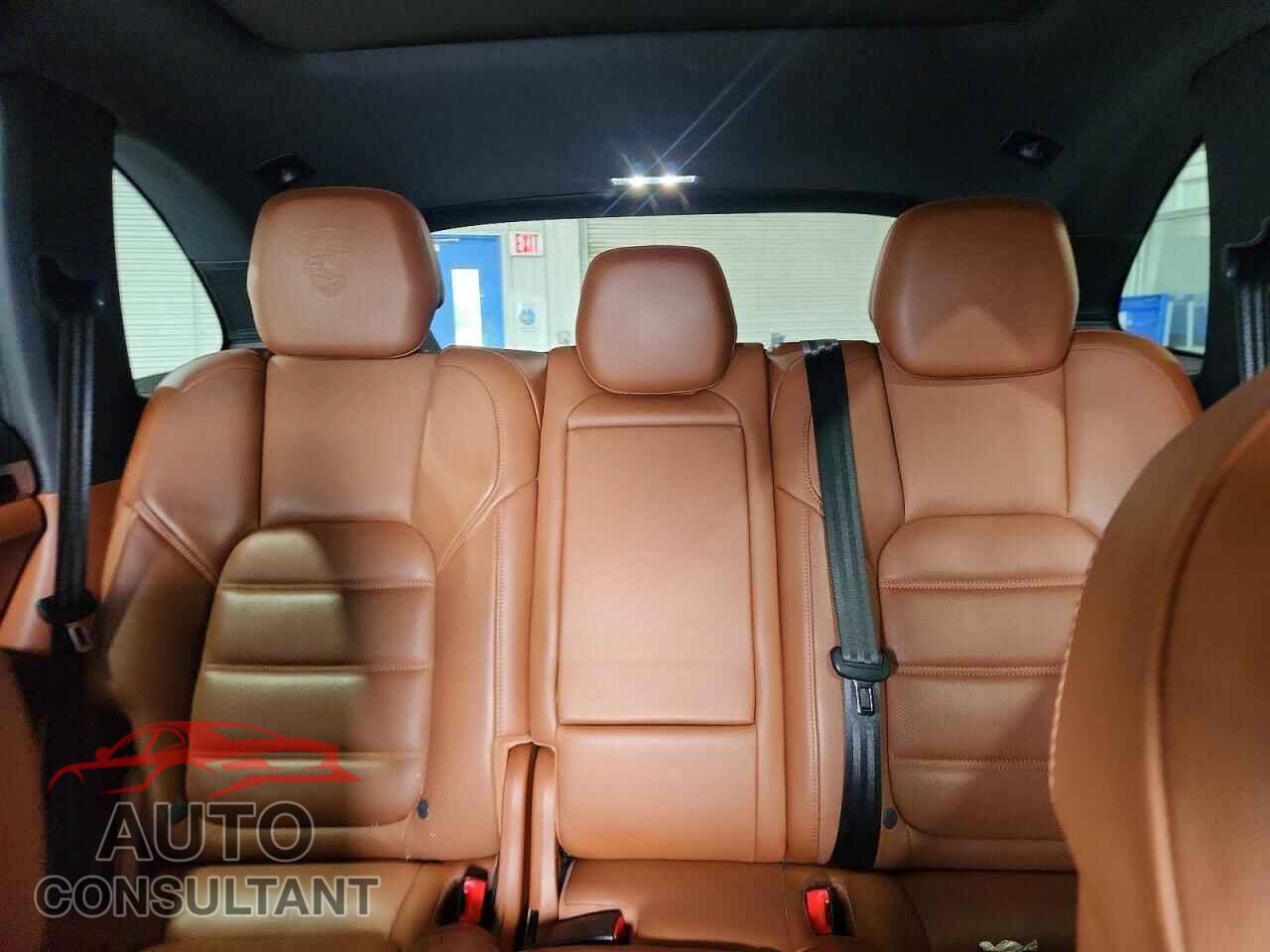 PORSCHE CAYENNE 2017 - WP1AA2A28HKA87562