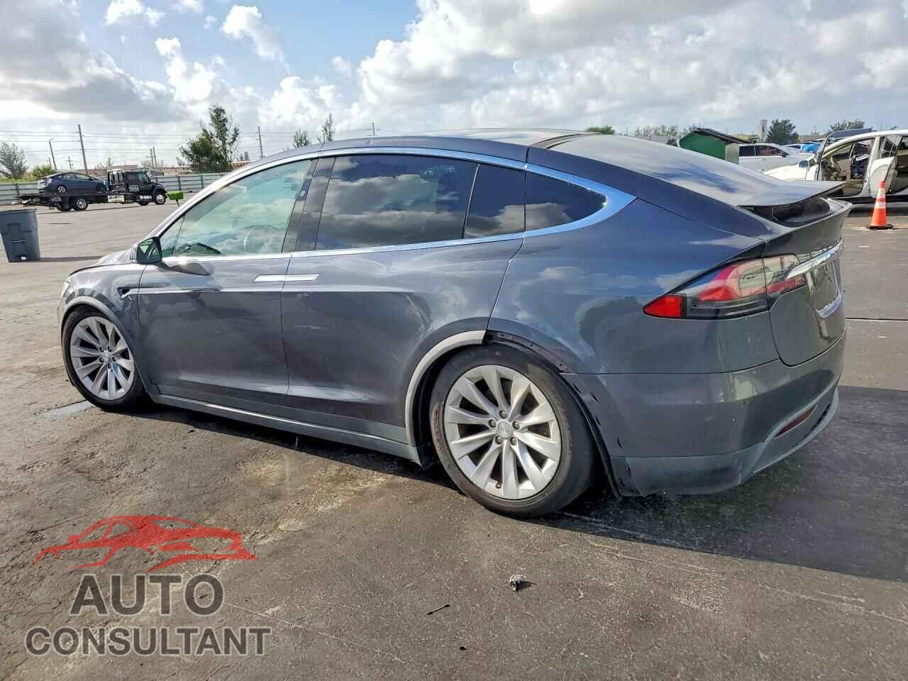 TESLA MODEL X 2017 - 5YJXCDE29HF052215