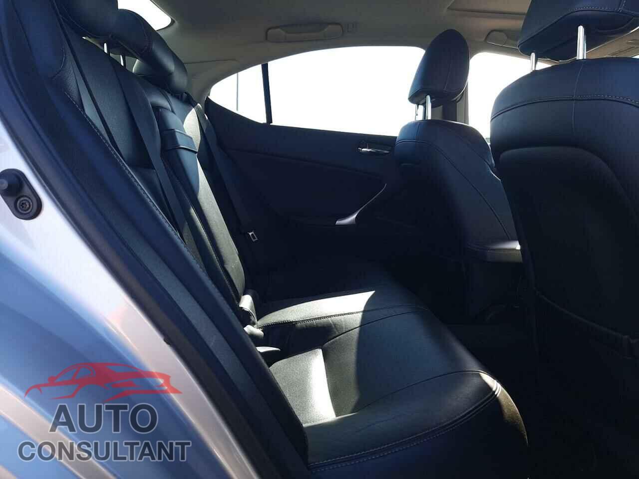 LEXUS IS 2011 - JTHBF5C27B5155960