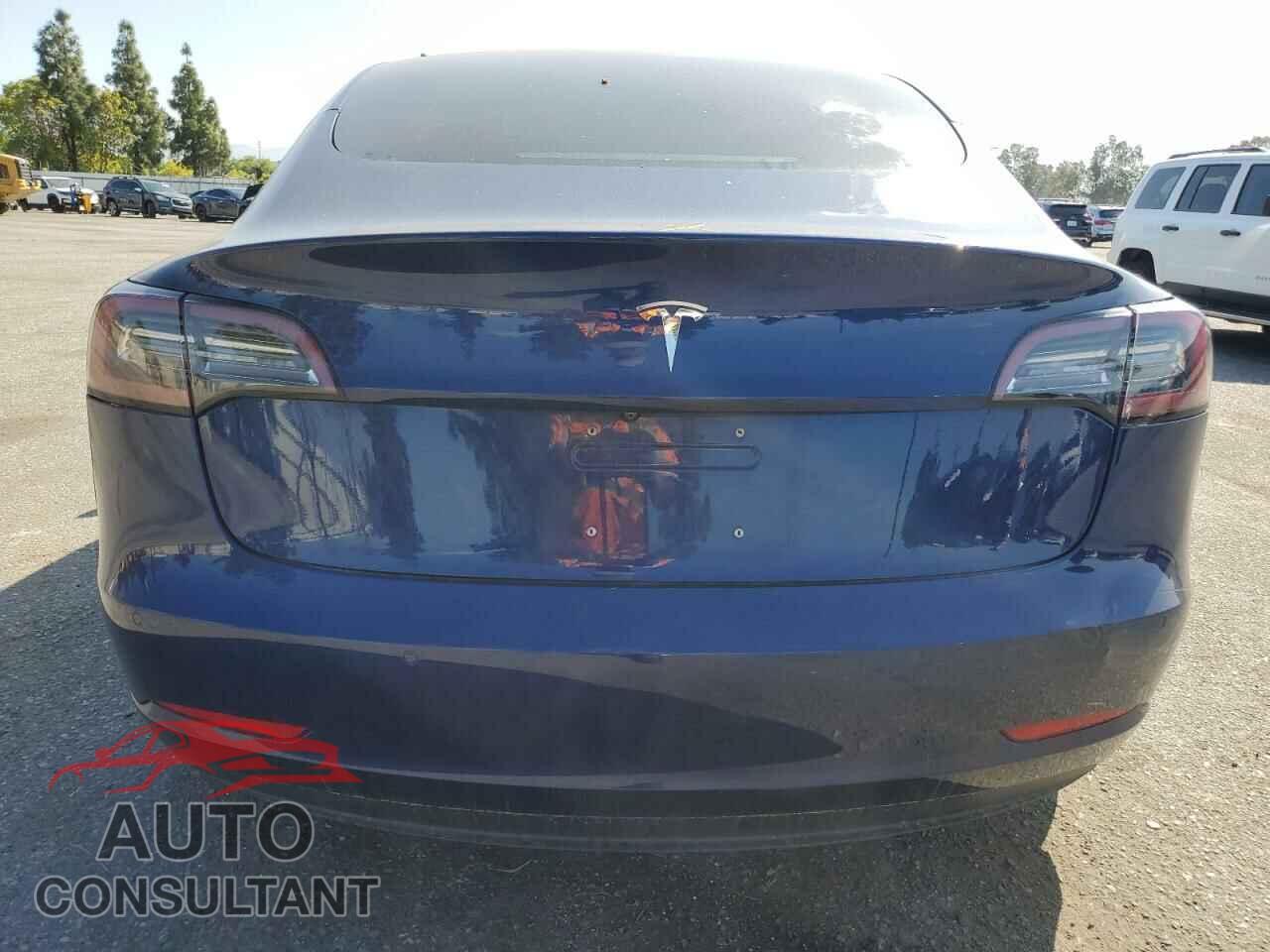 TESLA MODEL 3 2018 - 5YJ3E1EA5JF075964