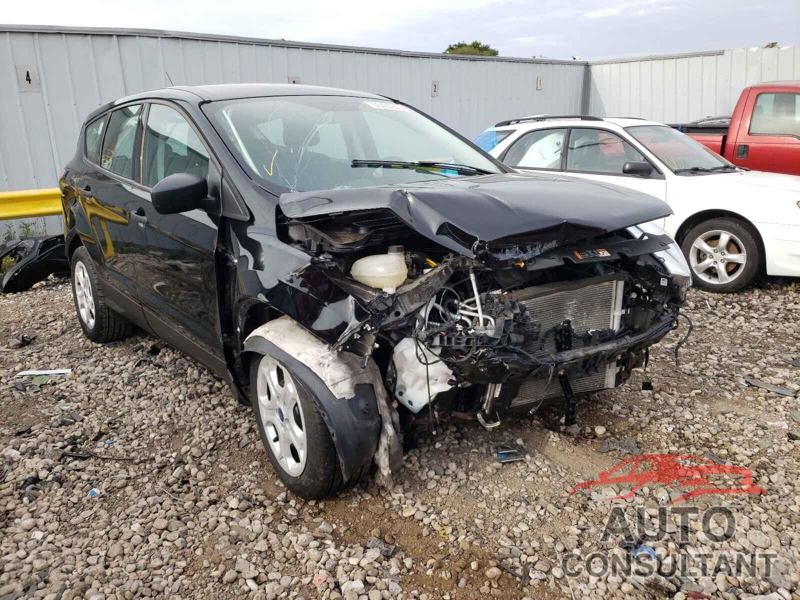 FORD ESCAPE 2017 - 1FMCU0F71HUC20477