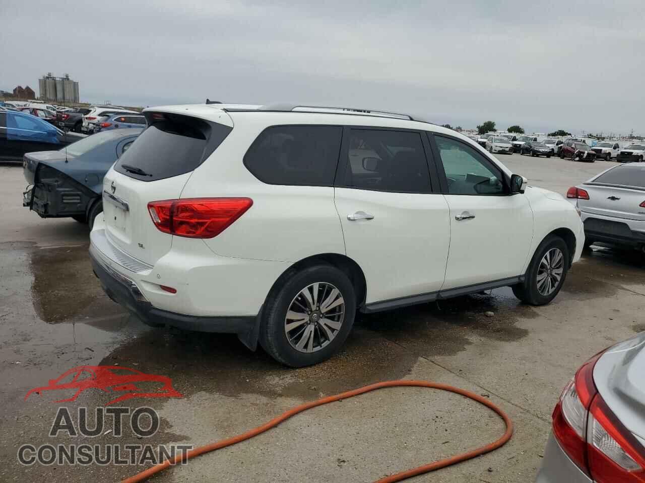NISSAN PATHFINDER 2017 - 5N1DR2MN2HC615745