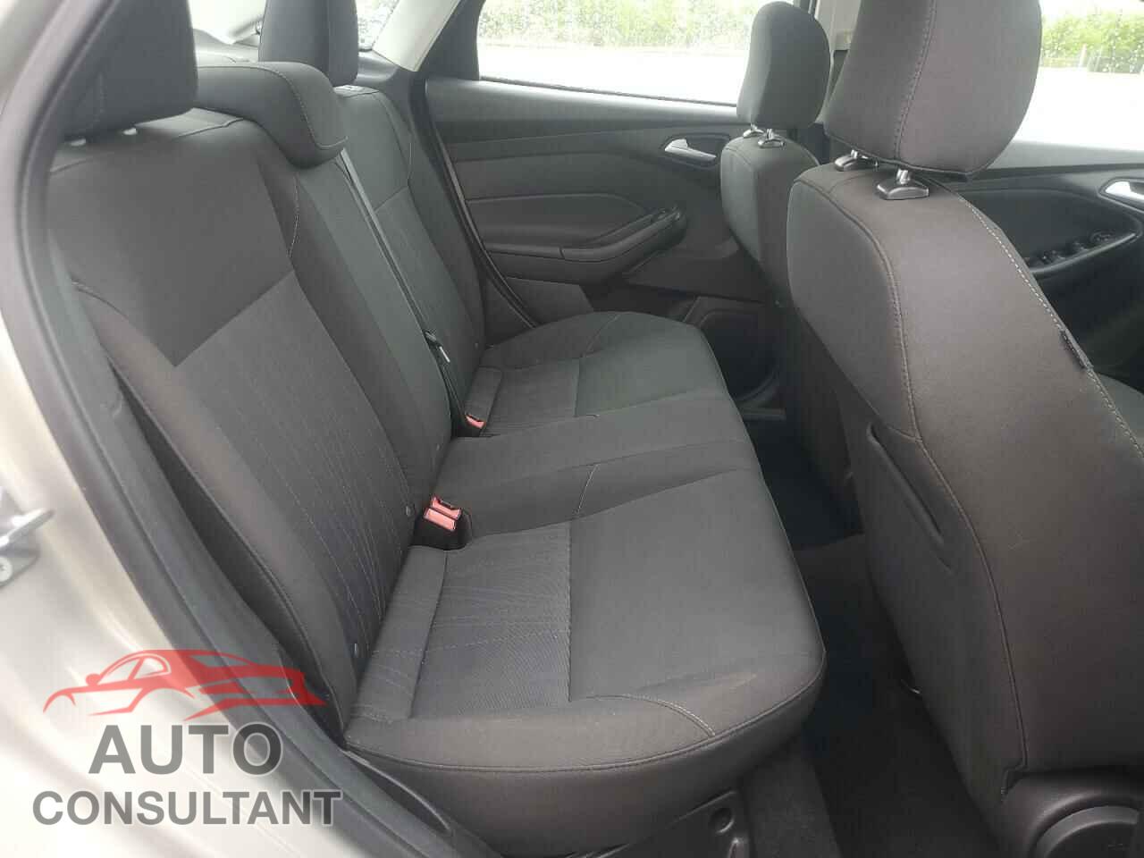 FORD FOCUS 2016 - 1FADP3F23GL207732