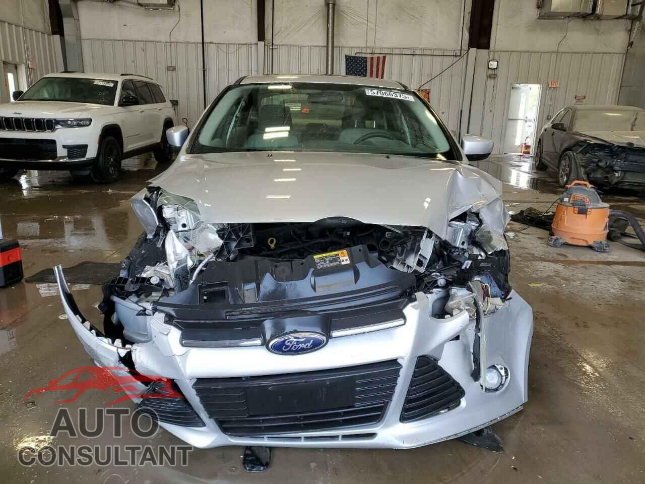 FORD FOCUS 2012 - 1FAHP3F21CL420951