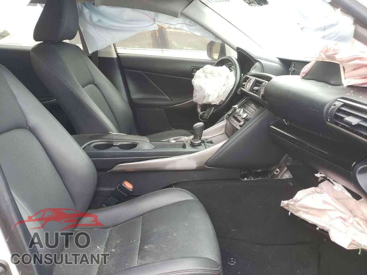 LEXUS IS 2018 - JTHBA1D23J5068352