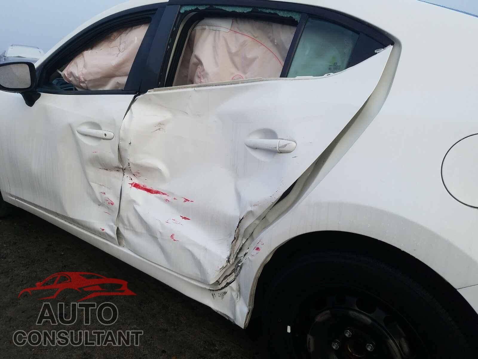 MAZDA 3 2017 - 3MZBN1U73HM106200
