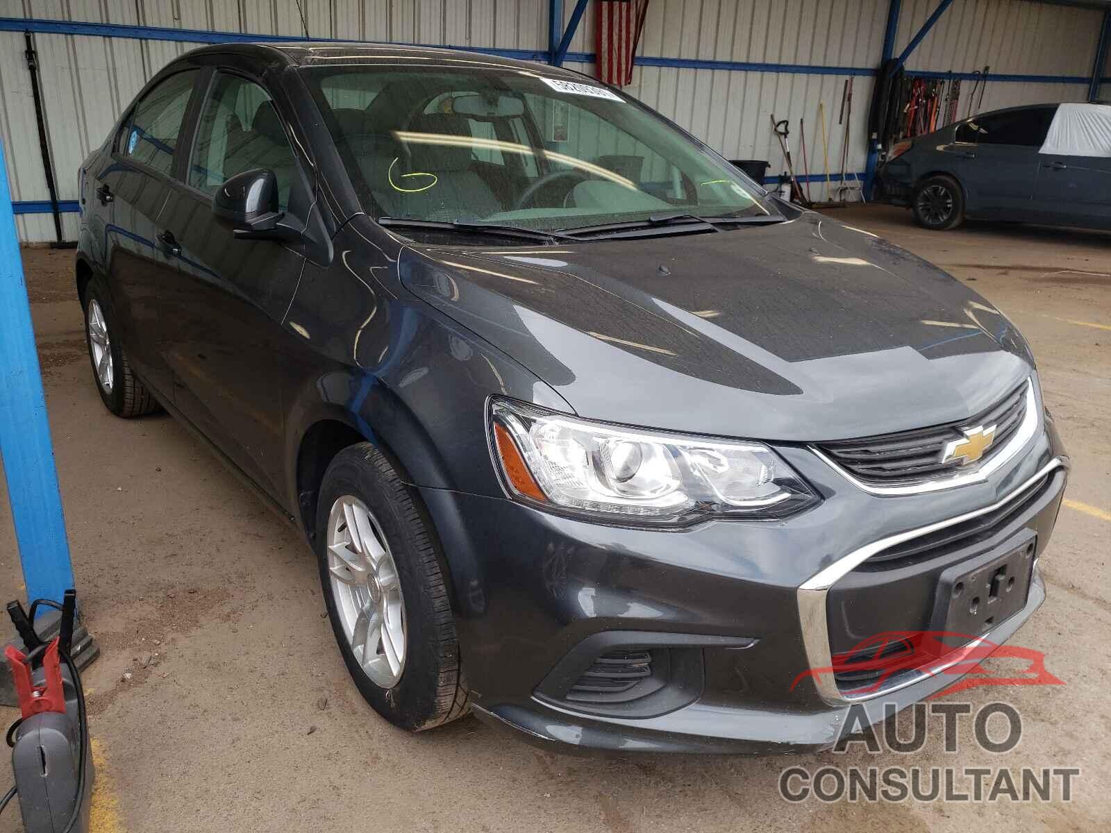 CHEVROLET SONIC 2017 - 1G1JB5SH8H4115831
