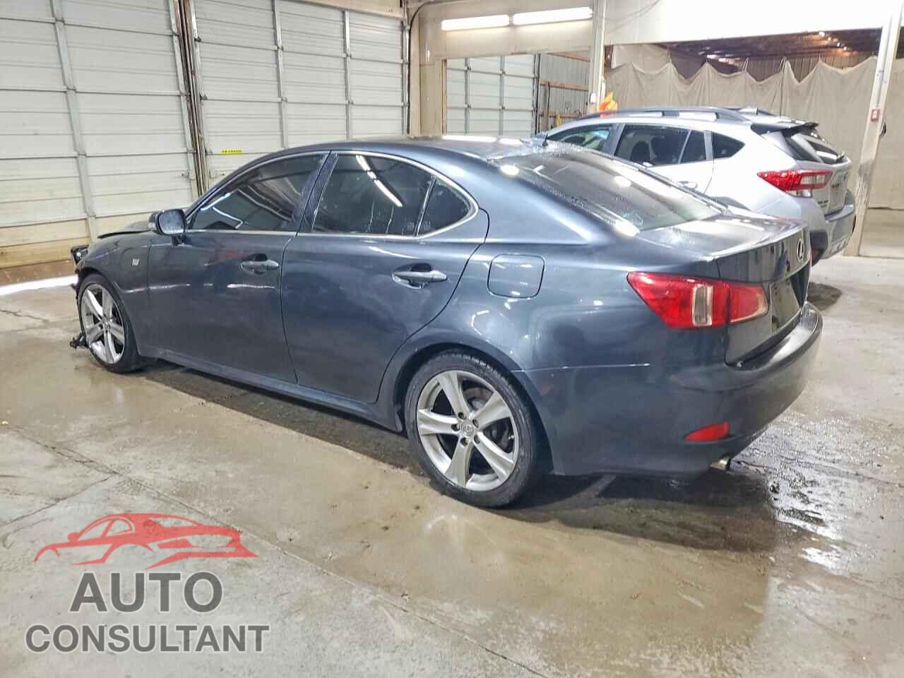 LEXUS IS 2011 - JTHBF5C2XB5137128